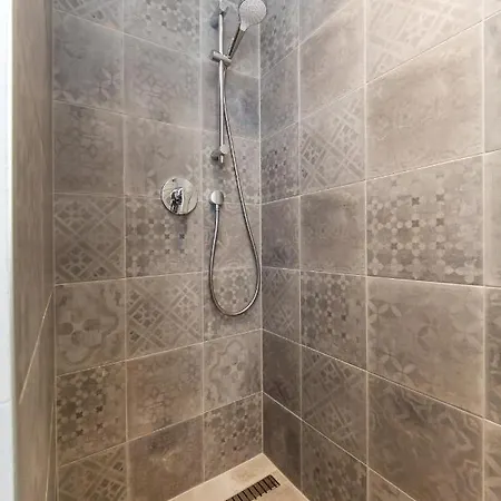 Slavikova 18 Apartment