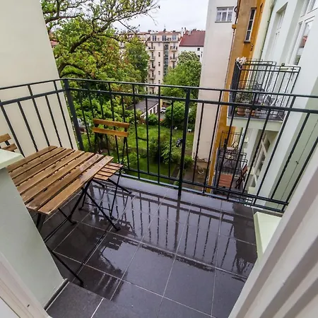 Slavikova 18 Apartment *